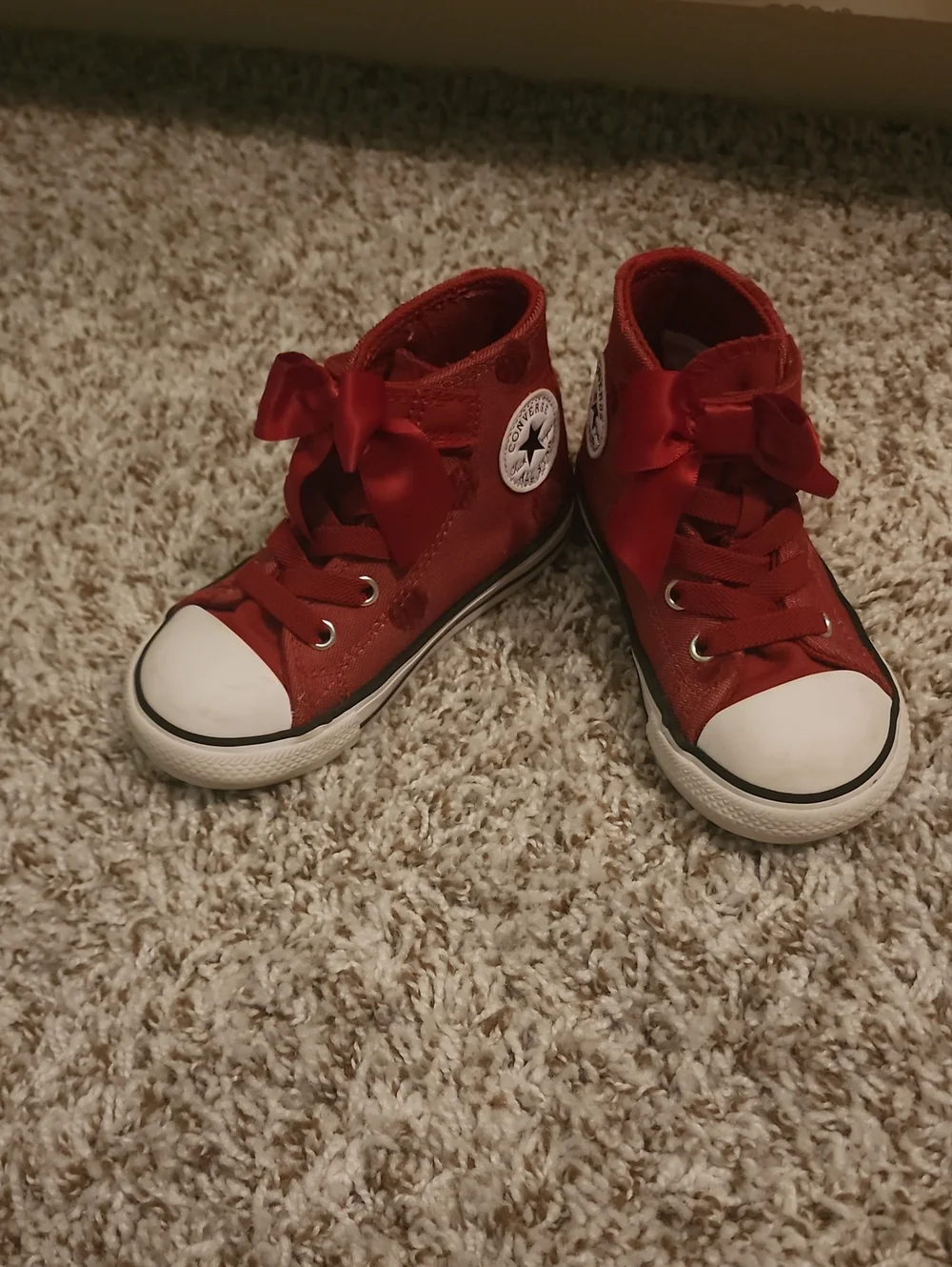Converse High Top Shoes, Size 7 Toddler, Pre-owned But VGUC